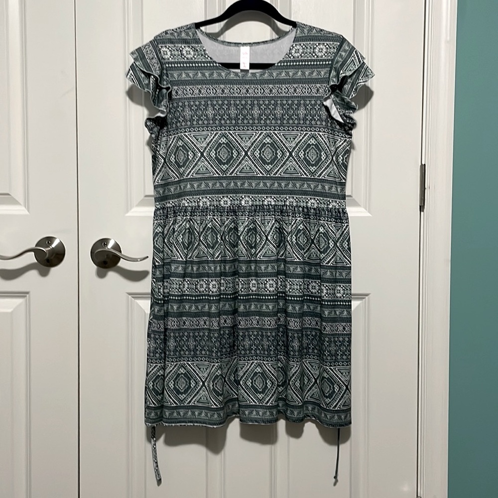 Girls dress with flutter sleeves in shades of green and white. NWOT